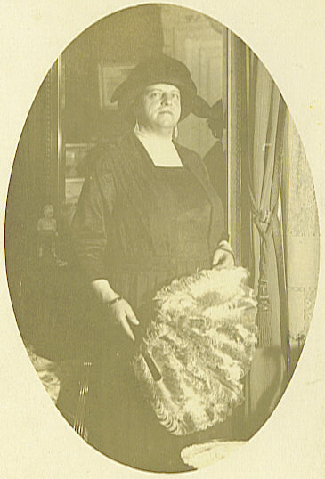 Ernst Mayer travesti en 